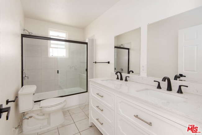 Building Photo - 2134 Cloverdale Ave