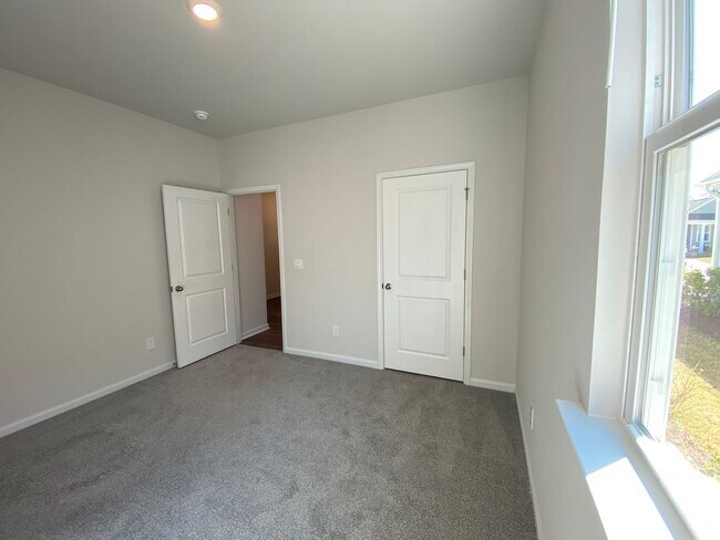 Building Photo - Brand new construction home in the desirable Brunswick Forest subdivision