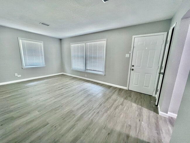 Building Photo - 610 Garrett St