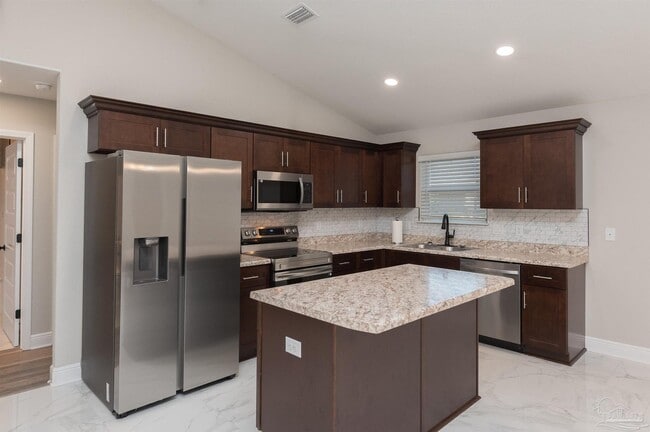 Building Photo - 8570 Stockdale Ave