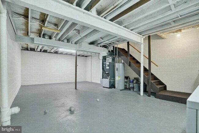 Building Photo - 814 Showell Ct