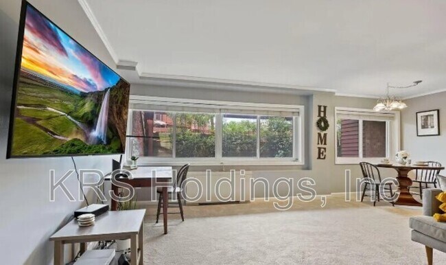 Building Photo - 1521 S George Mason Dr