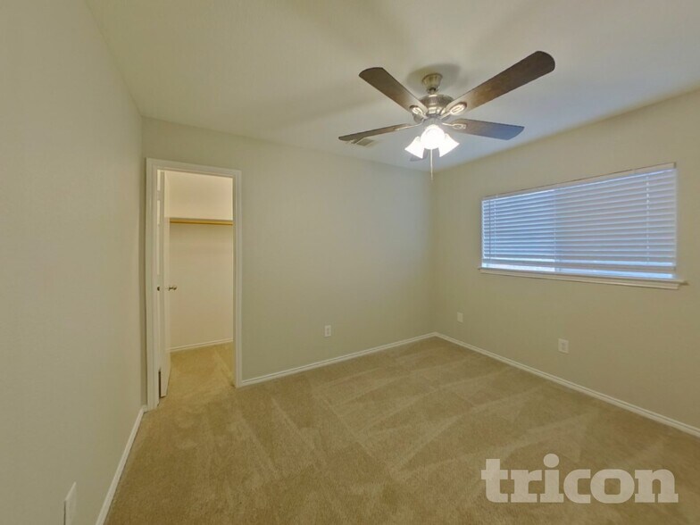 Building Photo - 4845 Leaf Hollow Dr