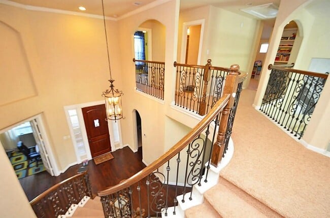 Building Photo - 510 McAllister Ave