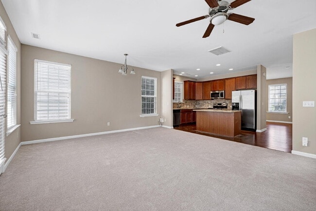 Building Photo - 1038 Ileagnes Rd