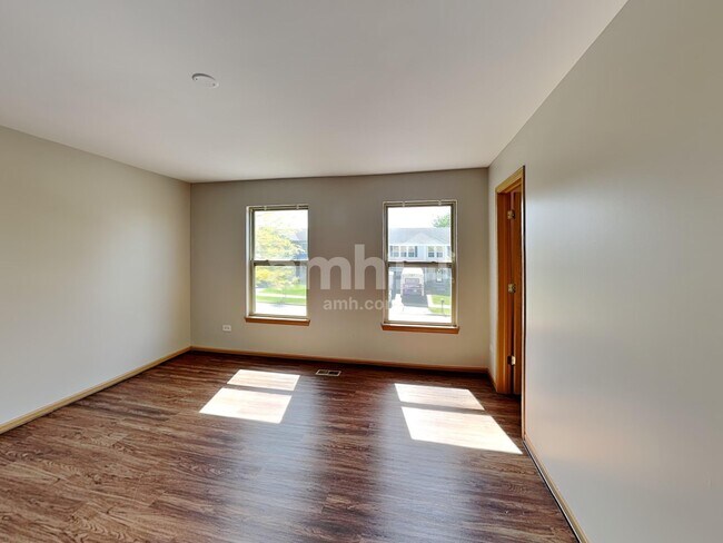 Building Photo - 3226 Kenilworth Ln