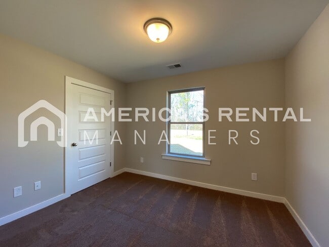 Building Photo - MOVE IN SPECIAL!!! - Wonderful Home for Rent in Talladega, AL... Available to View Now!!! - Sign ...