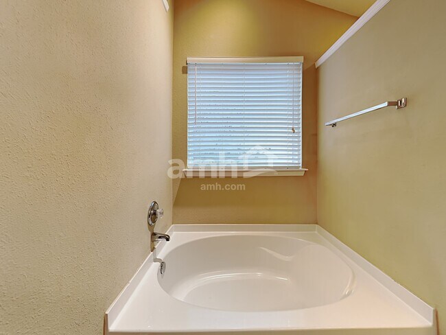 Building Photo - 2439 Fiddlers Glenn Dr