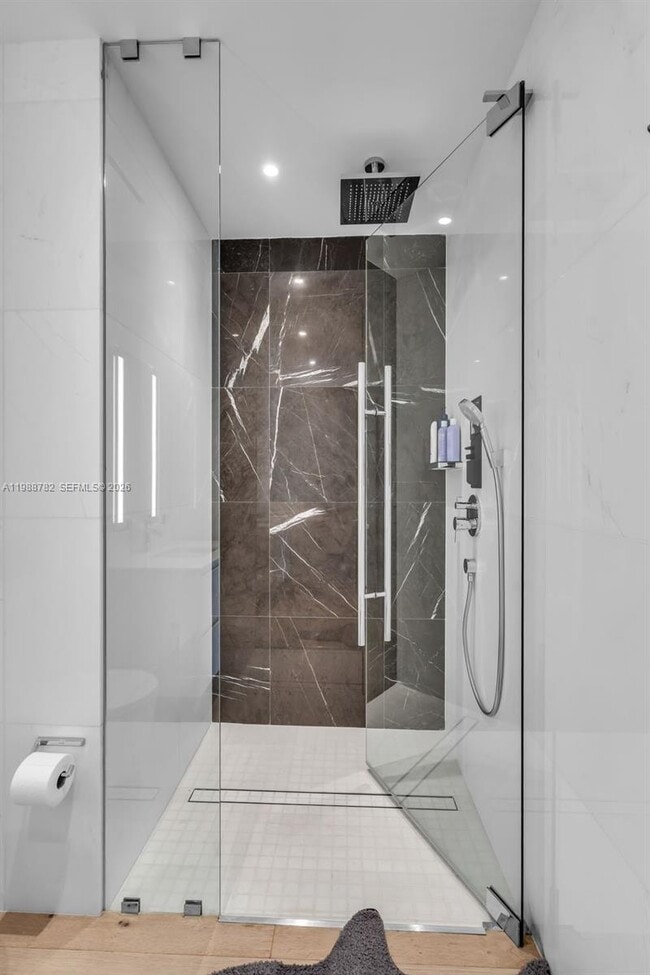 Building Photo - 300 Biscayne Blvd Way