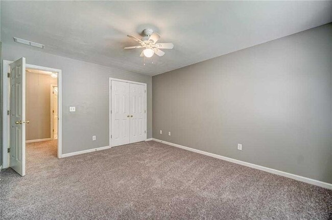 Building Photo - 716 Parkside Dr