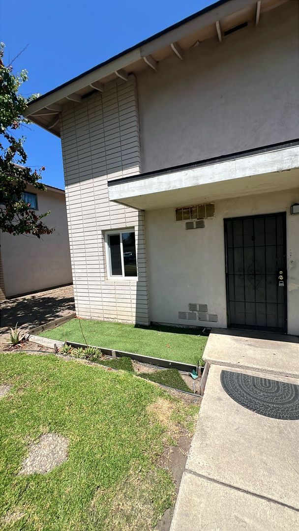 Building Photo - 14621 Del Amo Ave