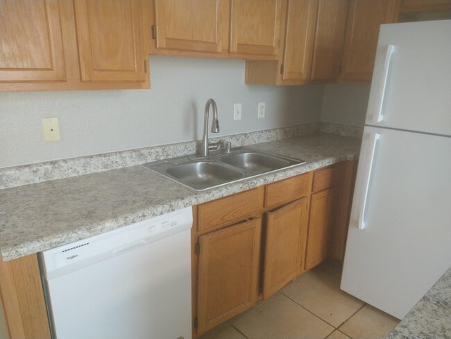Building Photo - 3920 Tierra Marfil Rd