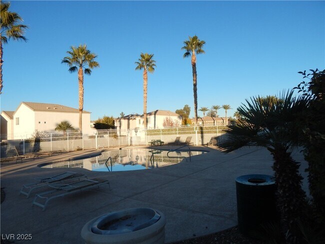 Building Photo - 9998 Fine Fern St