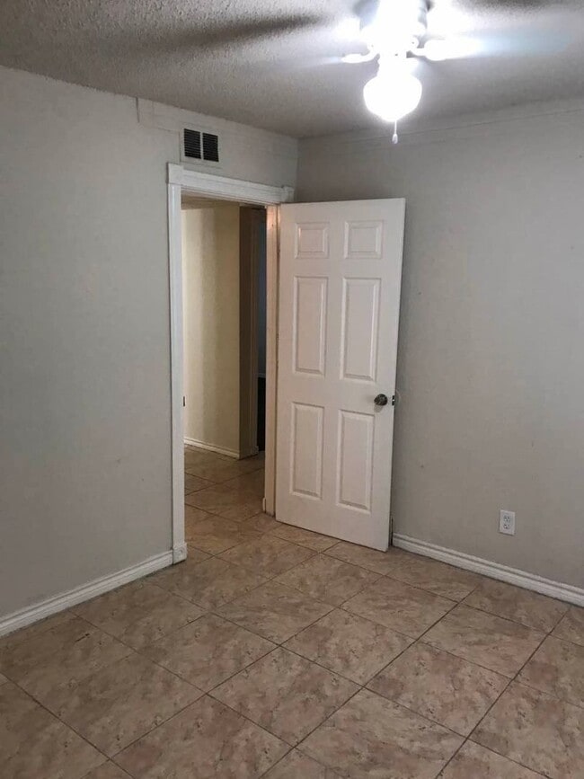 Building Photo - Nice 4 Bedroom Home