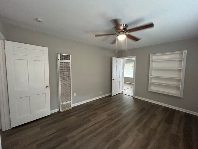 Building Photo - Remodeled unit with a Casita
