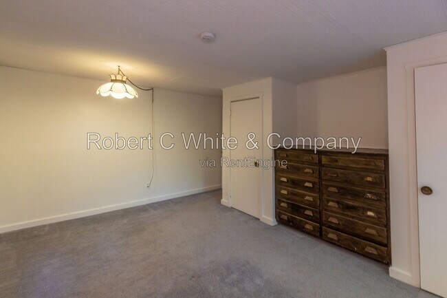 Building Photo - 16 Sunbrook Rd