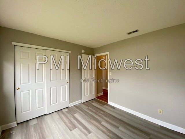 Building Photo - 5965 Glen Haven Blvd