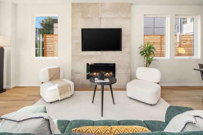 Building Photo - New Ballard Townhome