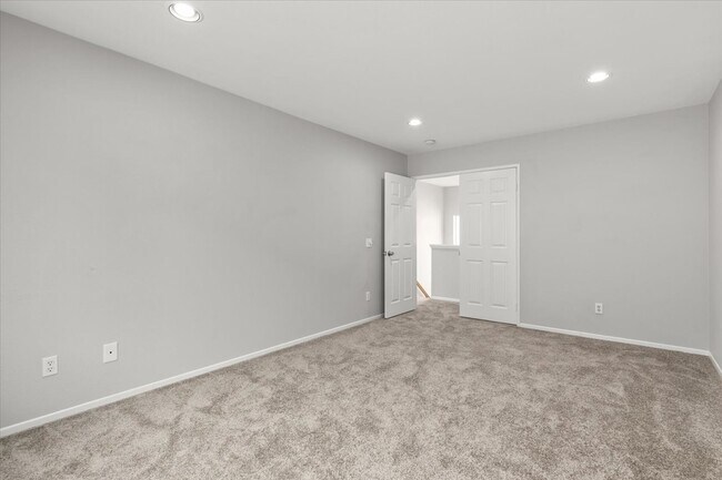 Bedroom 3 - 720 Foxhall Ct