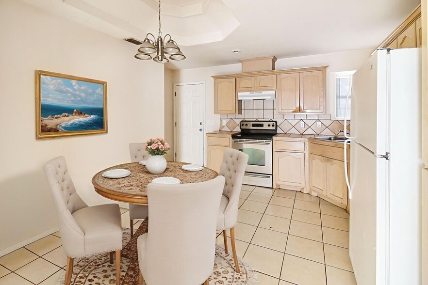 Building Photo - 1505 Tampa St