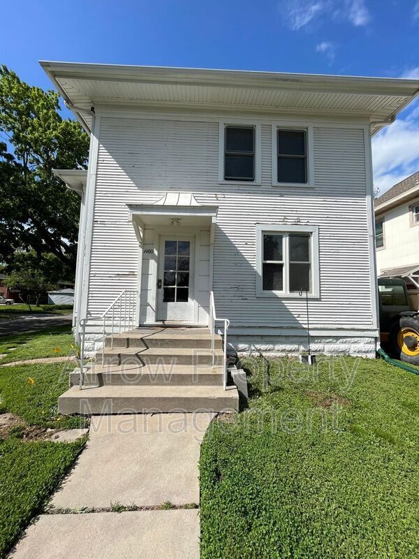 Building Photo - 1400 Garfield St