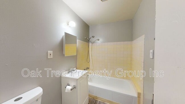 Building Photo - 1648 Russell St