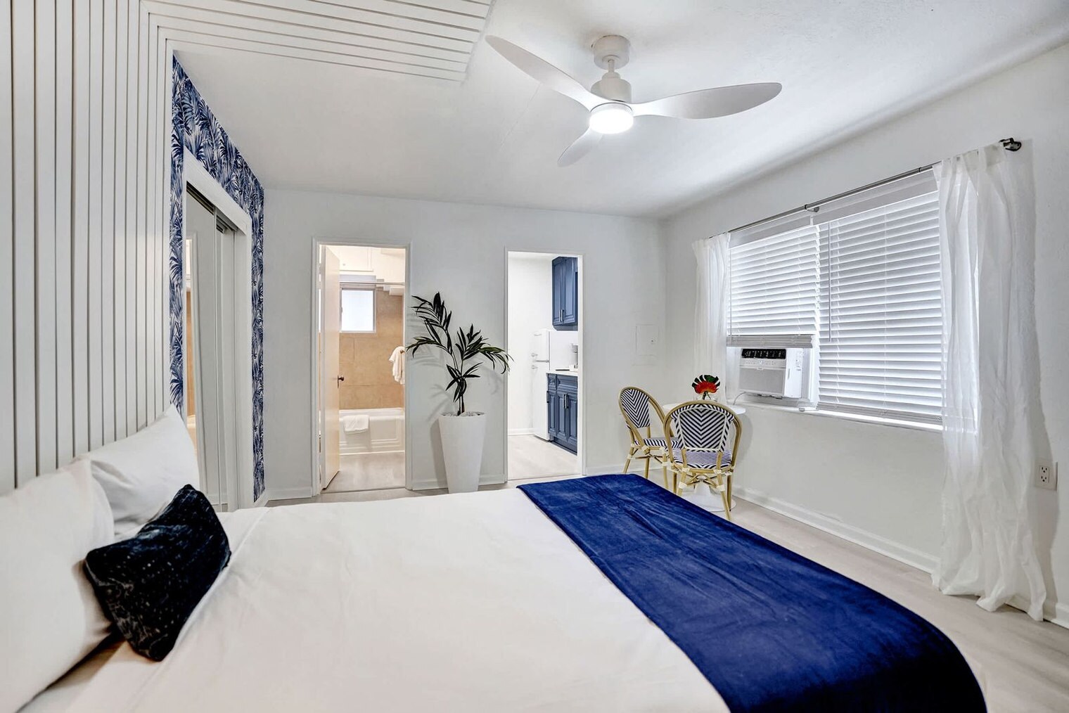 Building Photo - 101 Lucerne Ave