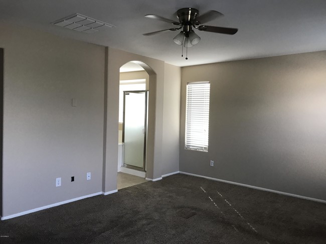 Building Photo - 29252 N Rosewood Dr