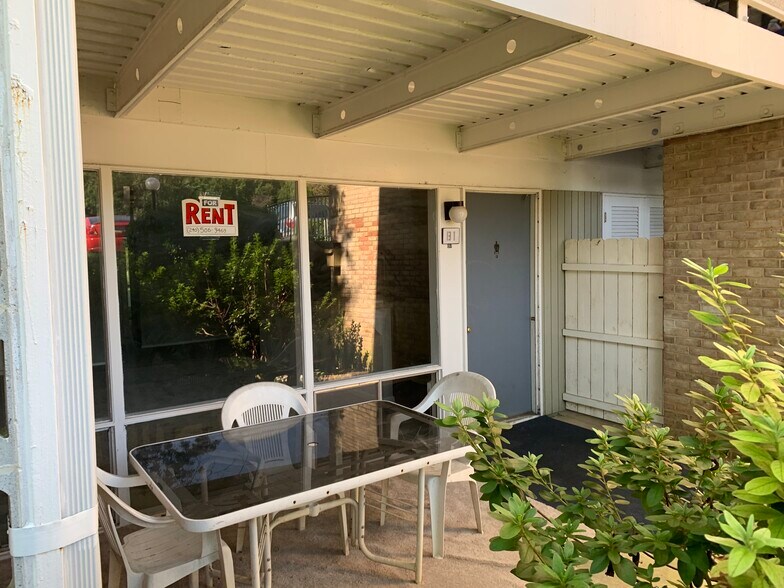 Building Photo - 7509 Spring Lake Dr