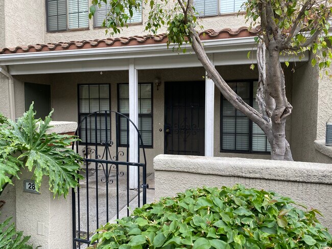 Cozy private patio - 8167 Vineyard Ave