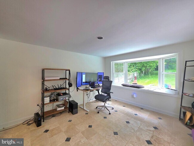 Building Photo - 8300 Beech Tree Rd