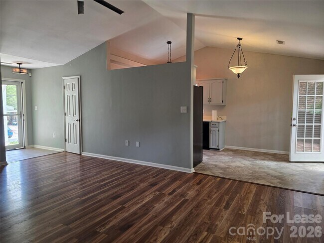 Building Photo - 221 Auten Cir