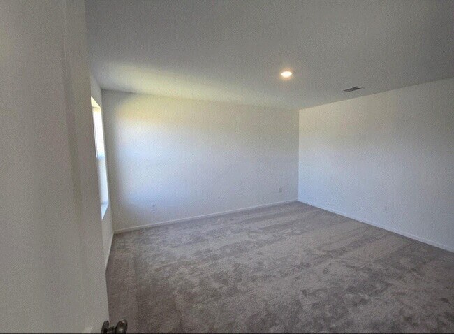 Building Photo - 3085 Fantasy Ter Dr