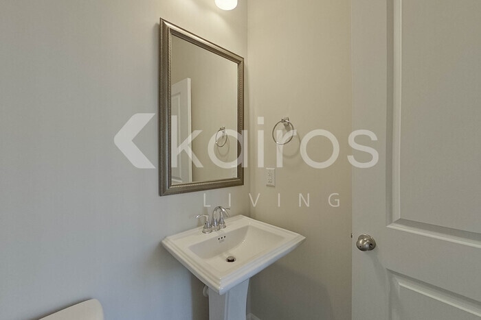 Building Photo - 2091 Banyon Cir