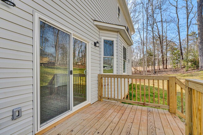 Building Photo - Stunning 4 Bedroom Home in Laurens