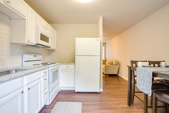 Building Photo - 104 W Reno Rd