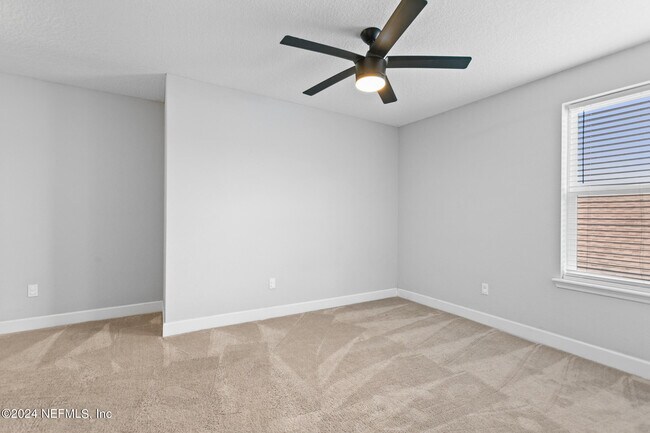 Building Photo - 213 Foxcross Ave