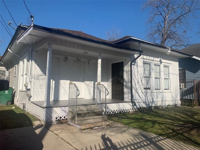Primary Photo - 214 Sidney St