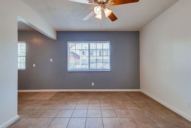 Interior Photo - 2419 S. Ridgeley Dr