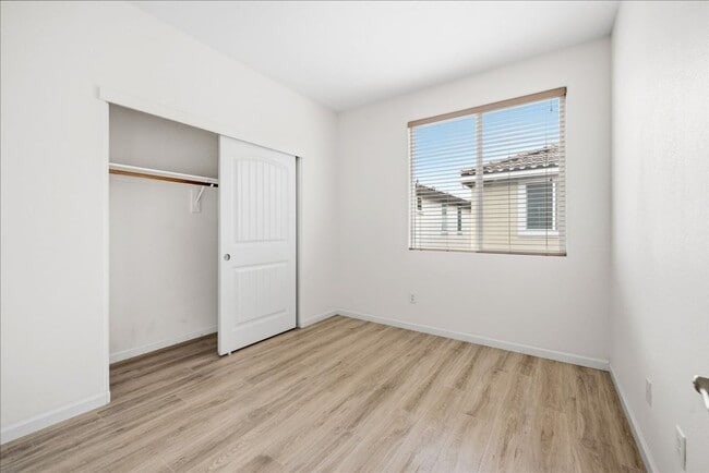 Building Photo - 3621 el Dala Ln