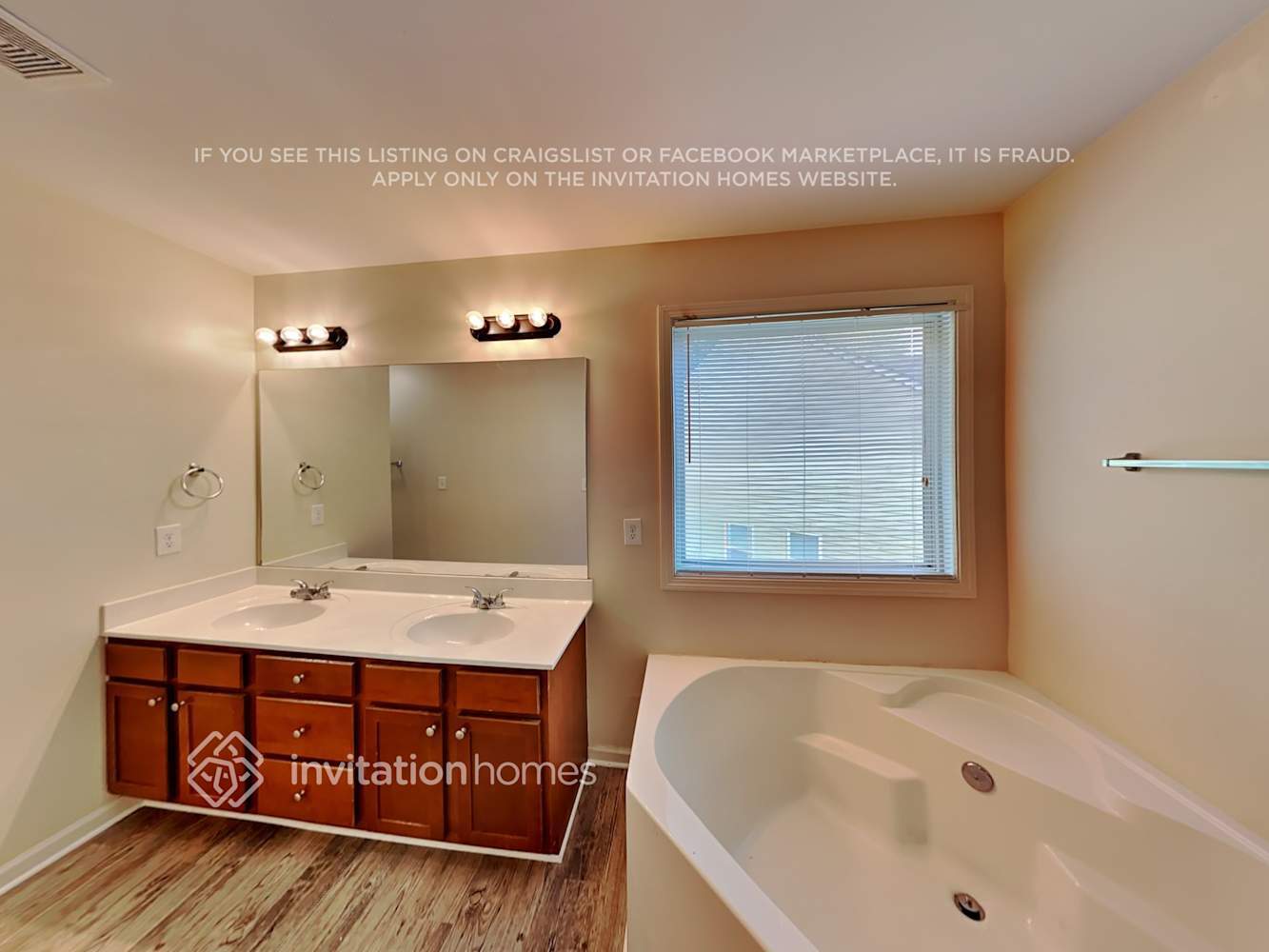 Building Photo - 2465 Valley Creek Dr