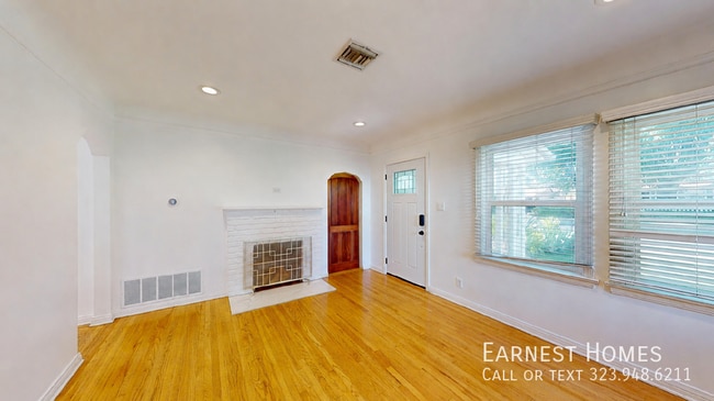 Building Photo - 14338 Califa St