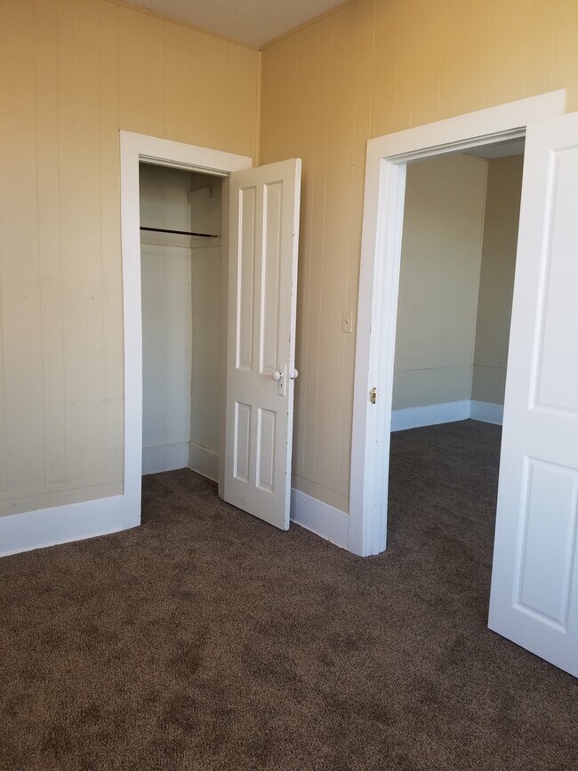 Building Photo - 504 S Central Ave