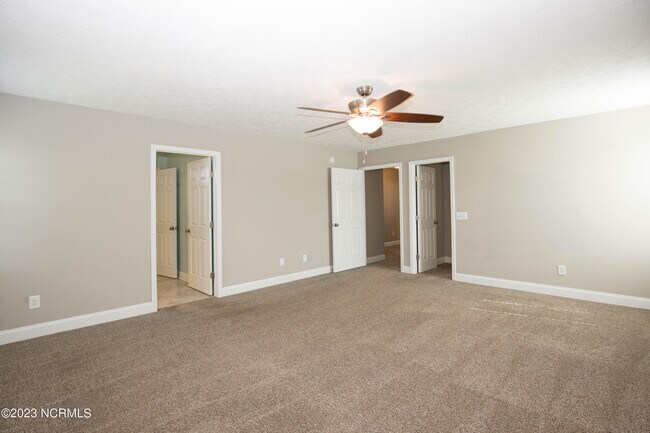 Building Photo - 111 Lightwater Dr