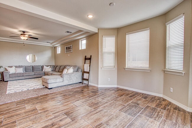 Building Photo - 4716 Christian Azcarate St