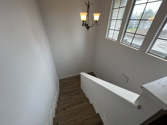 Building Photo - 3 bedroom, 2.5 bathroom home in the heart of Elk Grove