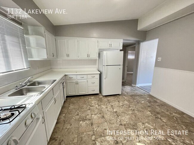 Building Photo - 1132 Lakeview Ave
