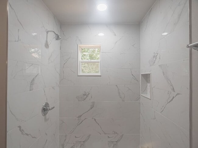 Building Photo - Phenomenally Beautiful FOUR bedroom TWO bath, Newly Remodeled Home! AVAILABLE RENT TO OWN!!