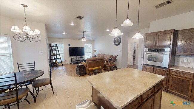 Building Photo - 5601 Hunters Ridge Trail