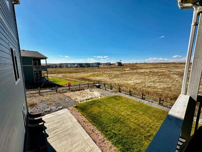 Building Photo - "Experience Spacious Living: 5-Bed, 3-Bath...